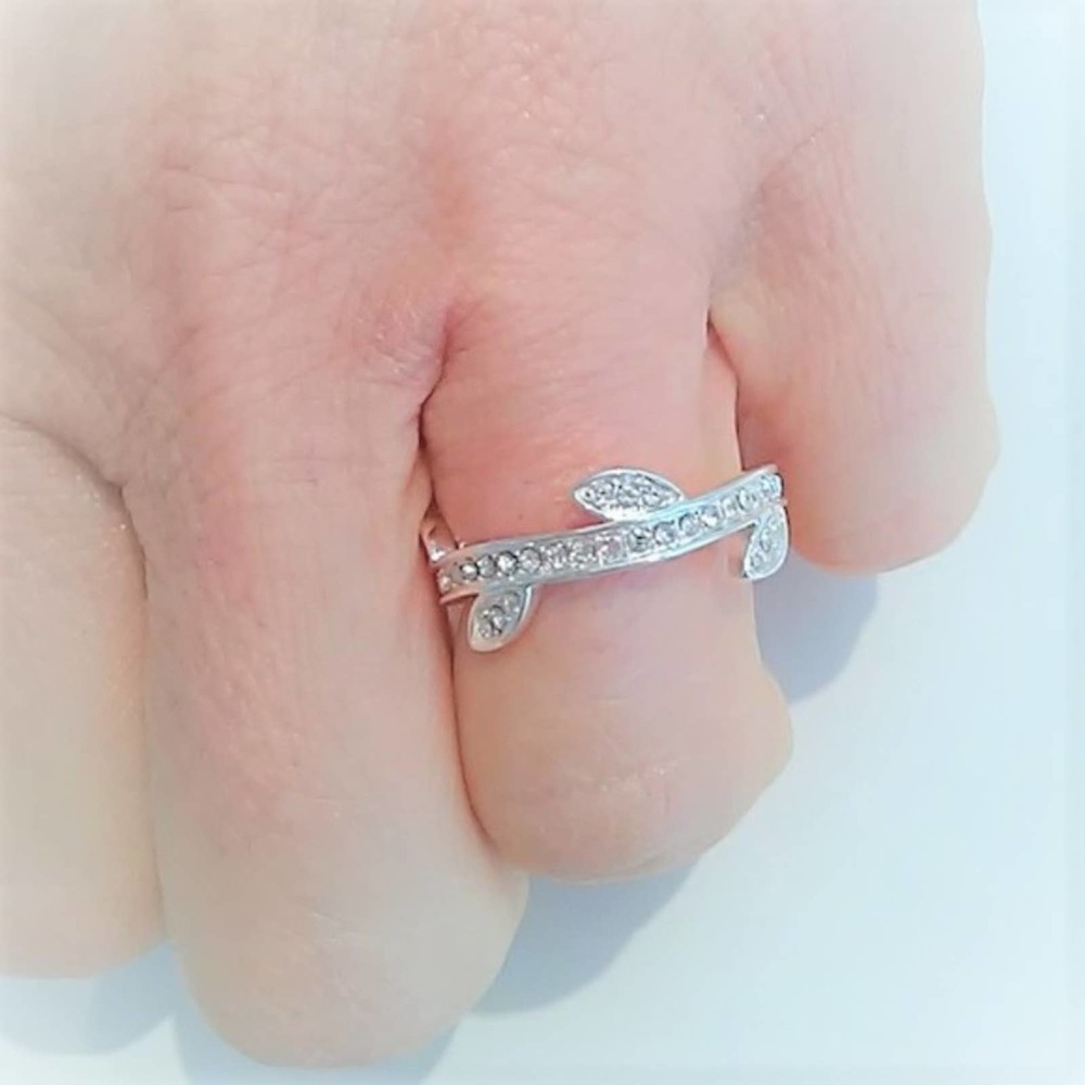 Dainty Leaf Ring Size 5.5 FAMILY‎ TREE RING 925 Silver Simulated Diamonds